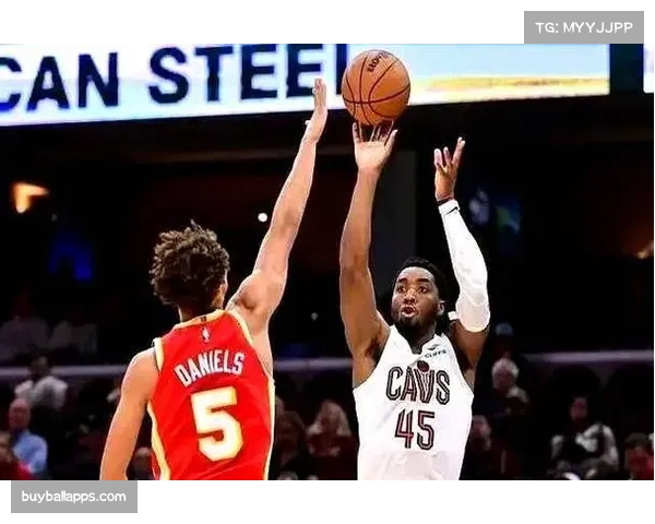 米切尔破解紧逼防守双技巧 背身推进与快速突破并重